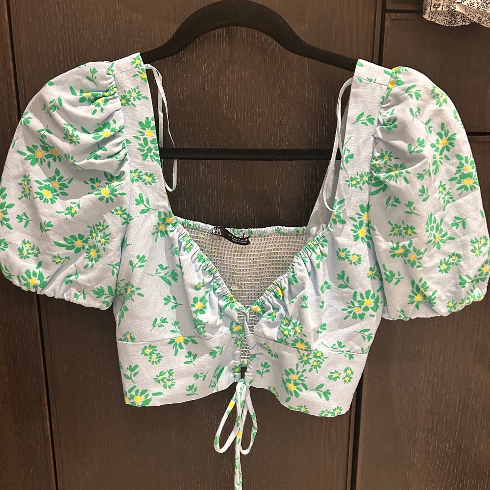 Blue daisy print ZArA top sz S